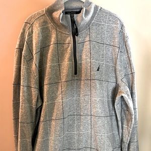 Nautica men’s size XL 1/4 zip sweatshirt with stand up collar.